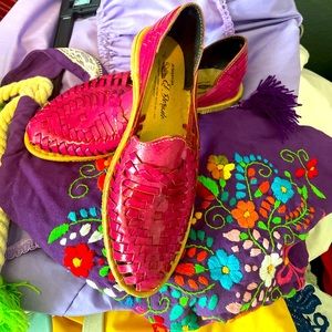 Beautiful Pink size 7 Mexican leather shoes